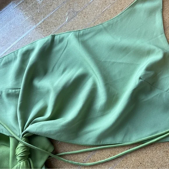 Showpo. Kaniva Midi Dress One Shoulder Open Back Dress in Olive Green Size 6 - Picture 8 of 16